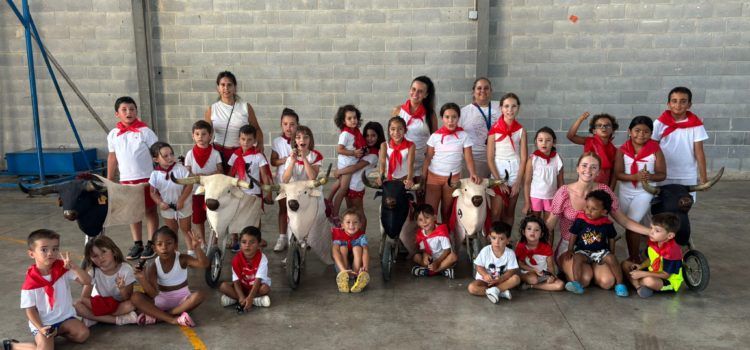 Més de 30 xiquets i xiquetes gaudixen de l’Escola d’Estiu a Santa Magdalena