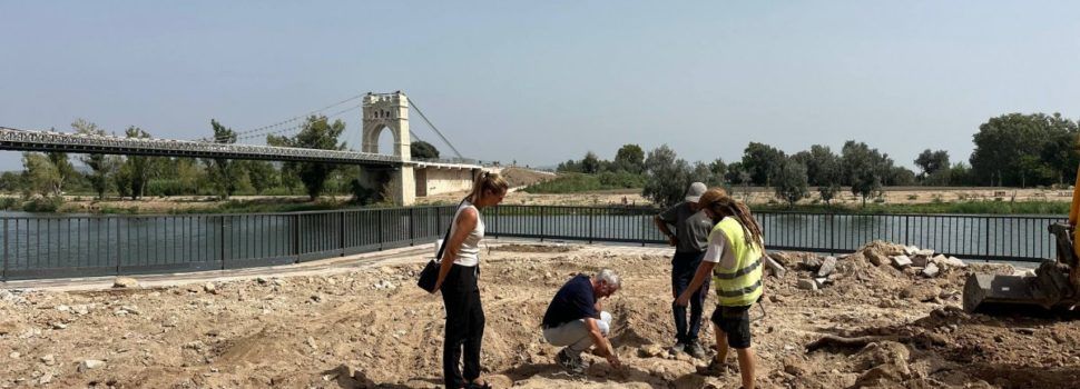 Les obres de la plaça del Poador d’Amposta treuen a la llum l’antic pou que dona nom a l’espai