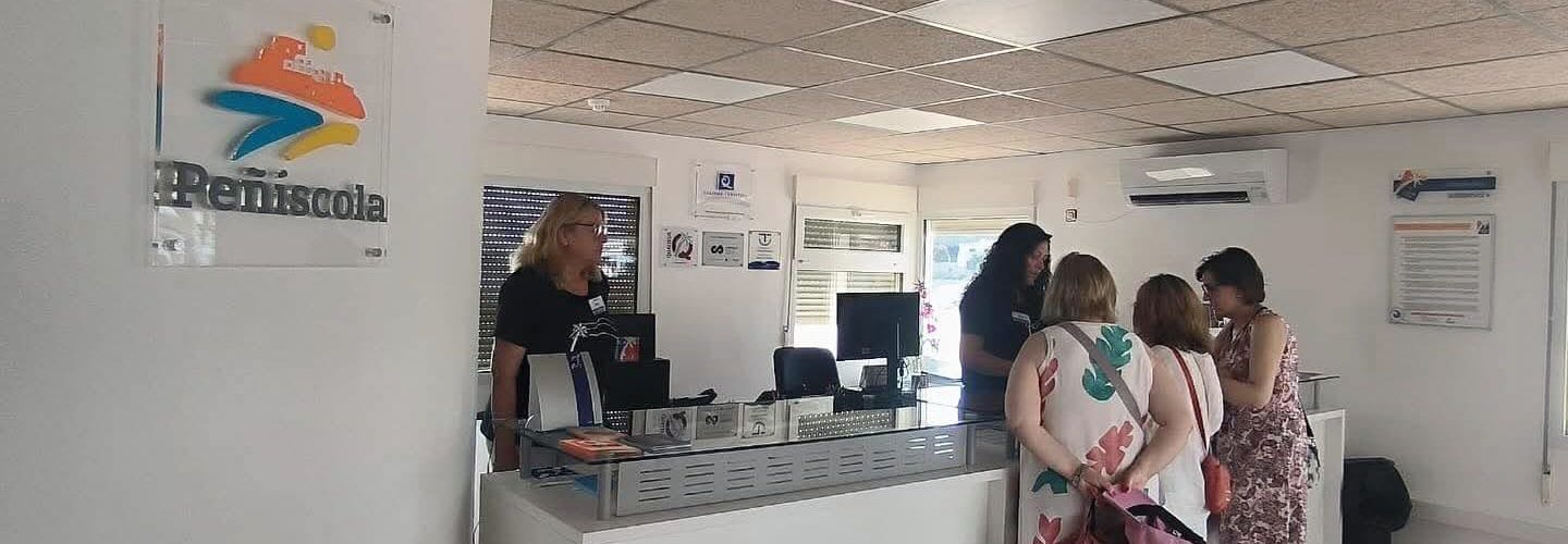Peñíscola ha atendido, en la primera mitad de la temporada estival, más de 30.000 consultas en las oficinas de información turística