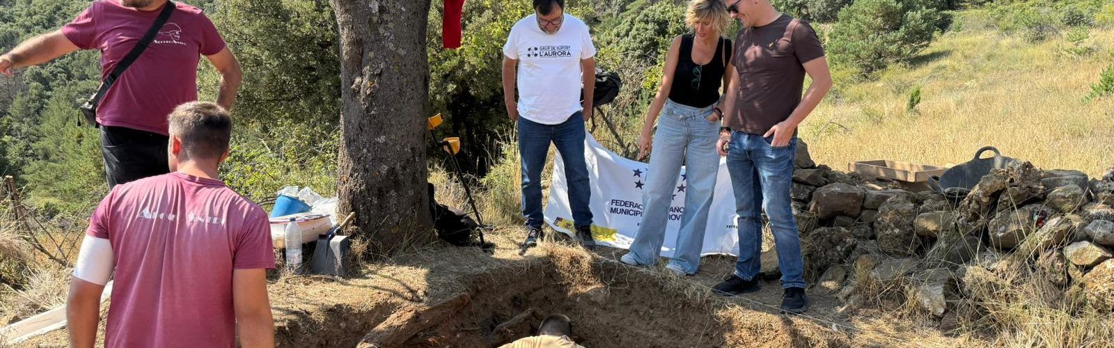 Càrrecs públics de Compromís visiten els treballs d’exhumació a Vistabella
