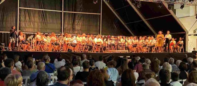 La centenaria Serenata a San Bartolomé llena de música las fiestas de Benicarló