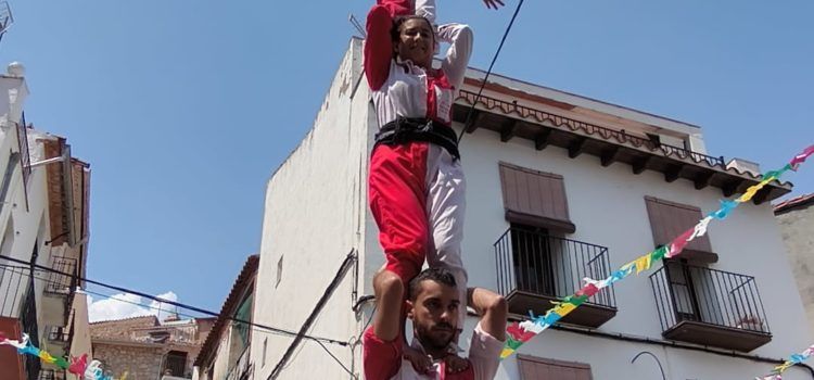Taller i actuació de la Muixeranga de Vinaròs a la Pobla de Benifassà