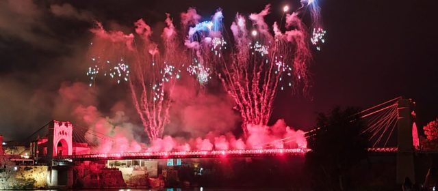 Vídeo i fotos dels focs artificials tancant les festes majors d’Amposta 2025