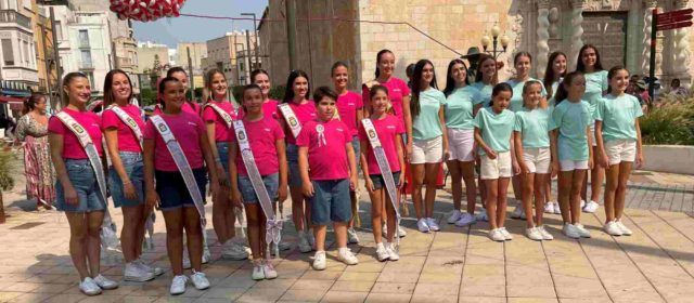 La traca y la concentración de peñas abren las Fiestas Patronales de Benicarló