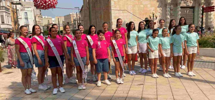 La traca y la concentración de peñas abren las Fiestas Patronales de Benicarló