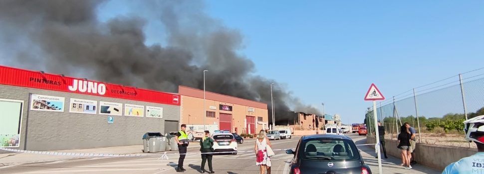 Incendi en una conservera de peix de Vinaròs