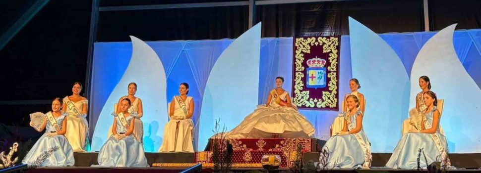 Benicarló proclama a la reina de fiestas Marina Jiménez y sus damas de honor