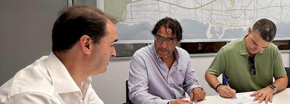 L’Ajuntament de Vinaròs signa el contracte per a remodelar el carrer de Sant Josep