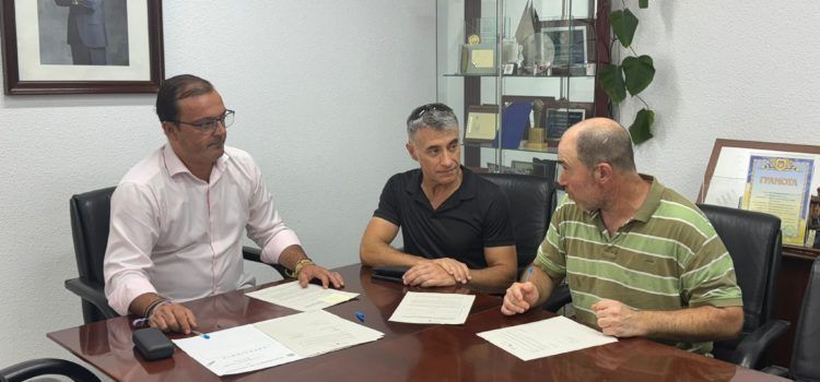 El Ayuntamiento de Peñíscola, con la DO de la alcachofa de Benicarló
