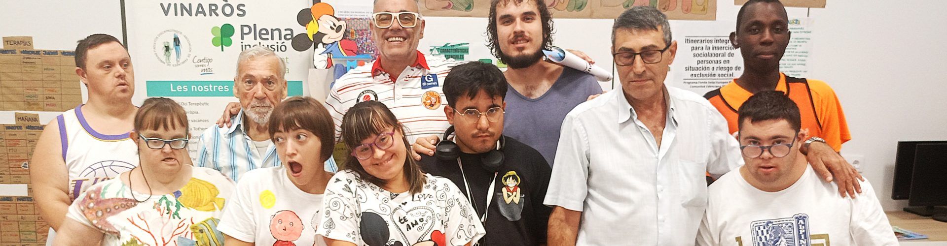 Ray Santana comparte su pasión por el baloncesto en el aula ocupacional de Afaniad Maestrat