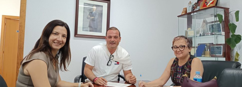 El Ayuntamiento de Peñíscola colabora con el AFA del instituto en distintos actos y el proyecto de patios educativos 