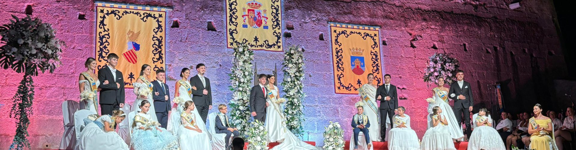 Peñíscola proclama a su Reina y Corte de Honor 2025 en un emotivo acto en el Parque de Artillería