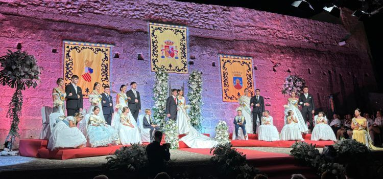 Peñíscola proclama a su Reina y Corte de Honor 2025 en un emotivo acto en el Parque de Artillería