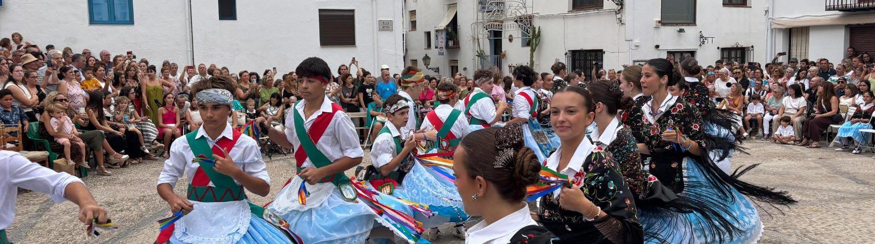 Més fotos de les danses de Peníscola