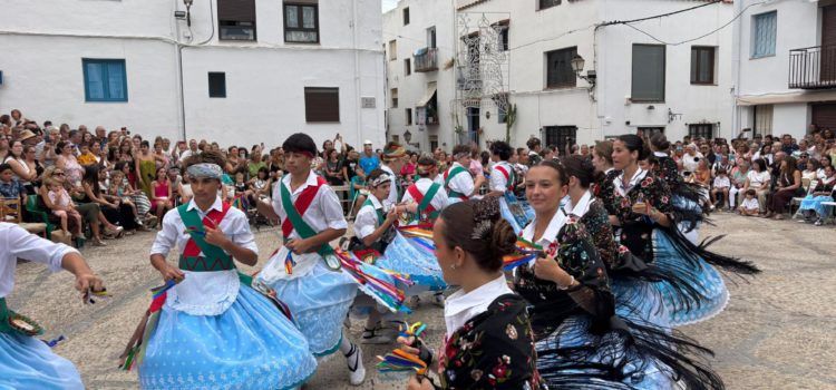 Més fotos de les danses de Peníscola