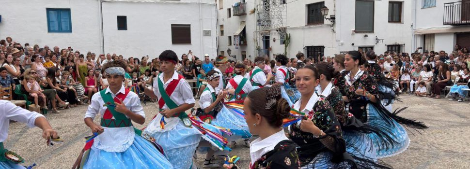 Més fotos de les danses de Peníscola