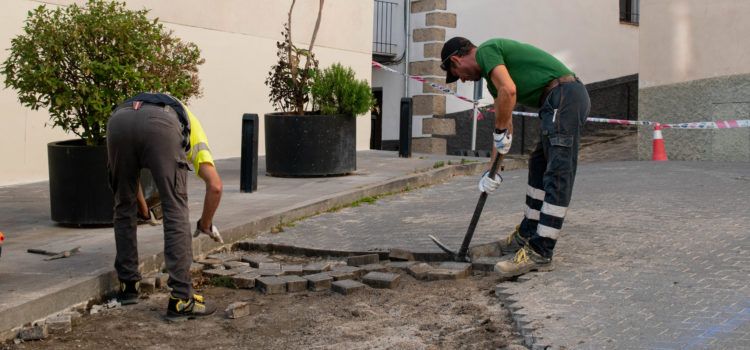 L’Ajuntament de Morella repara els clots de la costa entre el carrer La Font i el planet