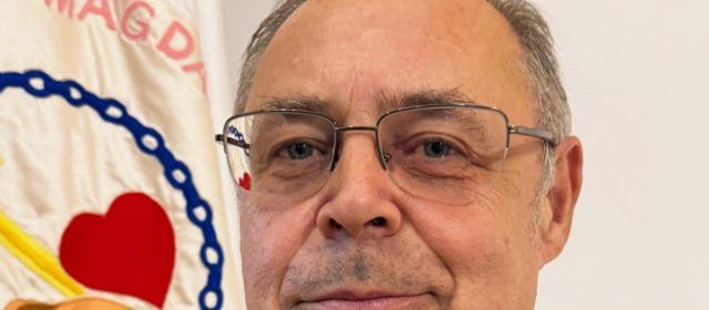 Presa de possessió de Carlos París com a nou rector de la parròquia de Santa Magdalena
