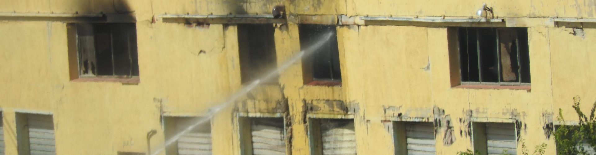 Nuevo incendio en una antigua nave industrial en Vinaròs