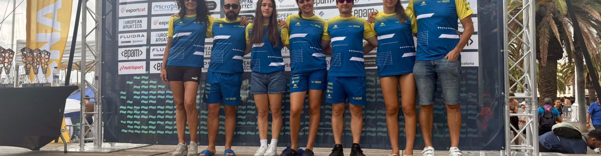 El Club Natació Benicarló participa a Barcelona amb 7 nedadors en la històrica Travessia al Port