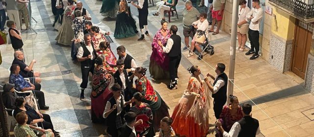 261 parelles en el tradicional ball de mantons a les festes majors d’Ulldecona