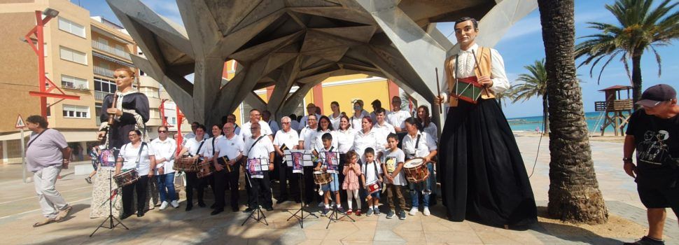 Música de dolçaina i tabal per les colles Xaloc de Castelló i la de Nanos i Gegants de Vinaròs