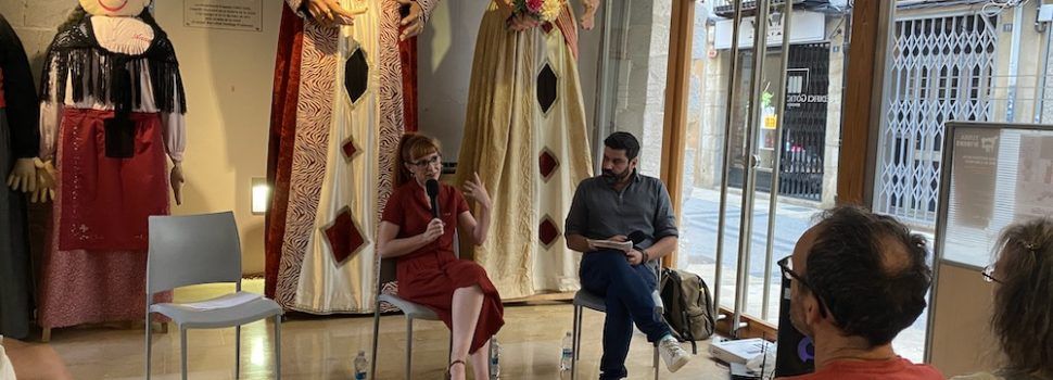 Èxit de públic en la presentació del llibre de Magda Simó que obria el Setembre Cultural de Compromís
