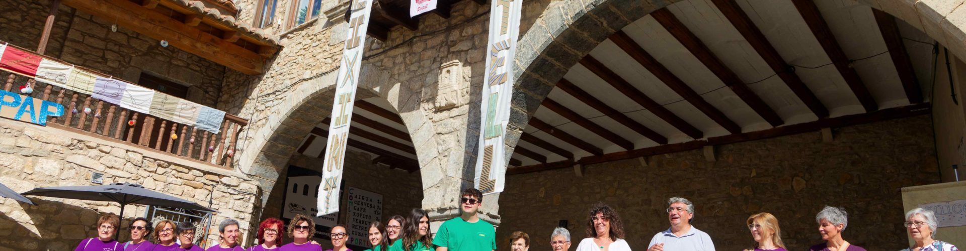 Portell s’ompli d’artesania en la primera fira tèxtil i de productes de la terra