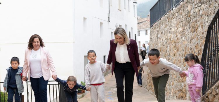 La Diputació de Castelló afavorix la conciliació familiar als pobles més xicotets concedint noves ajudes per al servei de UCF