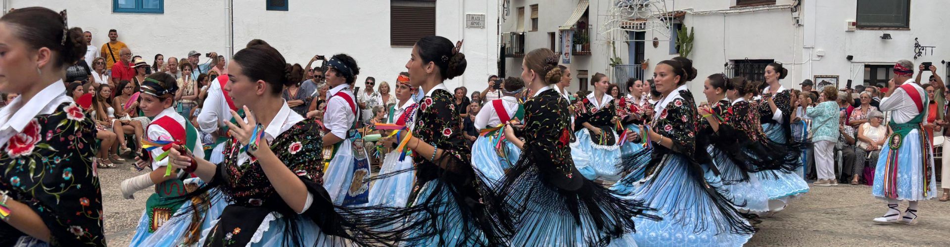La lluvia no ha empañado la celebración de la Natividad de la Virgen en Peñíscola