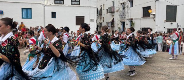 La lluvia no ha empañado la celebración de la Natividad de la Virgen en Peñíscola