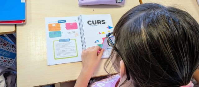 Benicarló distribueix més de 2.000 agendes escolars entre l’alumnat de primària
