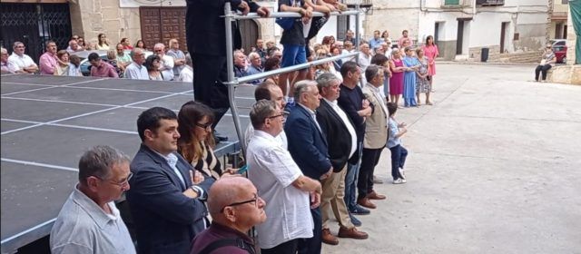 L’Ajuntament en ple de Vallibona, en les festes de Pena-Roja