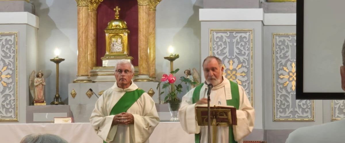 Mossén Cristóbal Zurita pren possessió com a nou rector de l’església de Santa Magdalena
