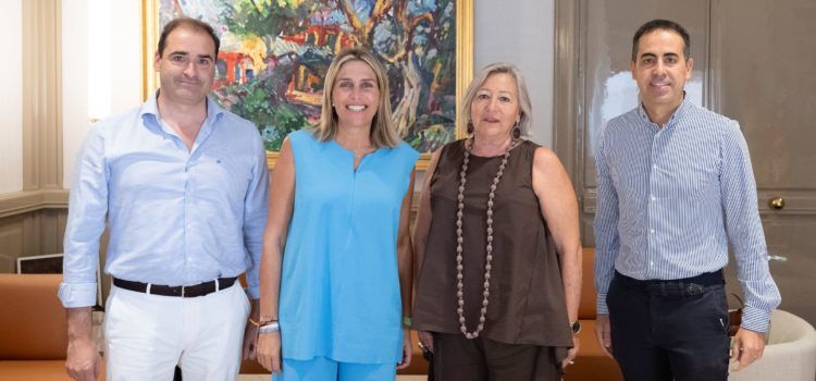 La presidenta de la Diputació de Castelló es reuneix amb l’alcaldessa i el vicealcalde de Vinaròs