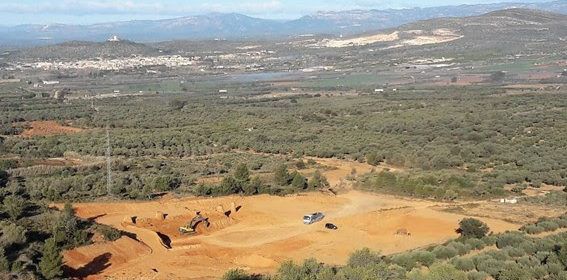 GEPEC – EdC i Salvem lo Montsià inicien una campanya pública per aturar l’ampliació d’una argilera a Ulldecona