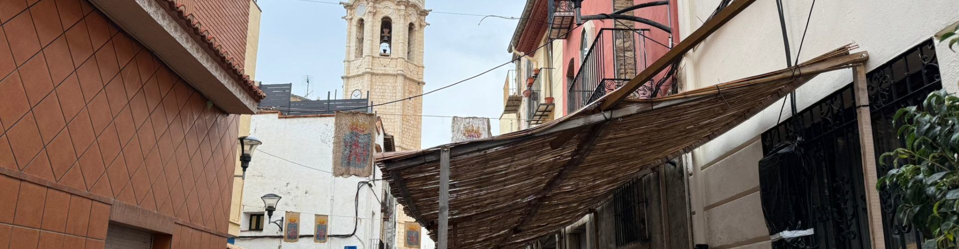 L’Ajuntament d’Alcalà-Alcossebre ajorna la XI Fira de la Tomata de Penjar per l’alerta per pluges i tempestes