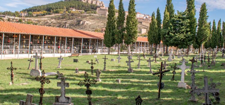 Actuacions de neteja i manteniment als cementeris de Morella de cara a Tots Sants