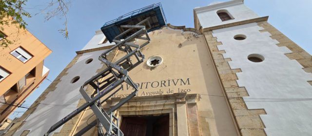 En marxa la restauració de les pintures de la façana de l’auditori