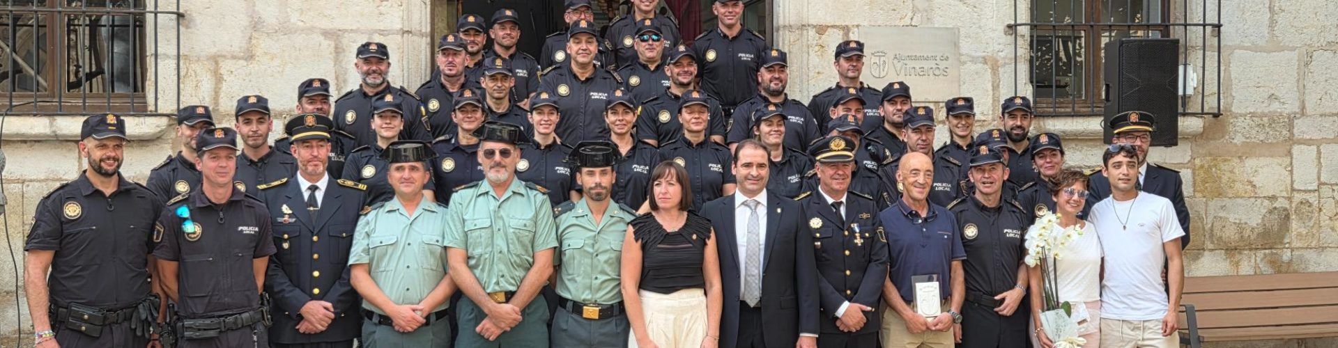 Celebració del patró de la Policia Local, amb formació, revista dels agents i lliurament de distincions