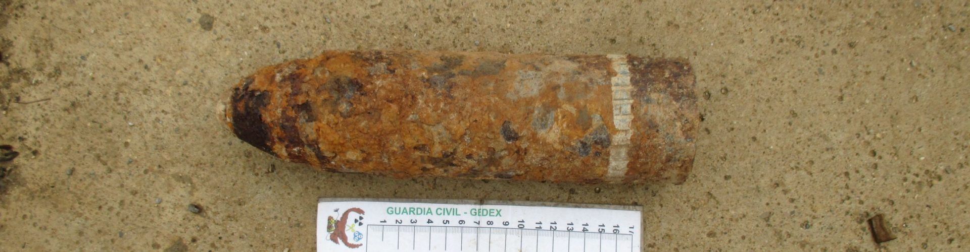 La Guardia Civil destruye dos proyectiles de la Guerra Civil hallados en Ares del Maestrat y en Castillo de Villamalefa