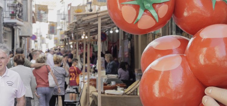 La XI Fira de la Tomata de Penjar d’Alcalà de Xivert compleix amb les expectatives tot i el canvi de data