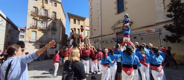 Diada Castellera a Amposta: la família Pàmies Safont amb Joan Felip d’enxaneta
