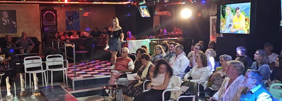 Numeroso público en la segunda edición del concurso de karaoke, a pesar de la lluvia