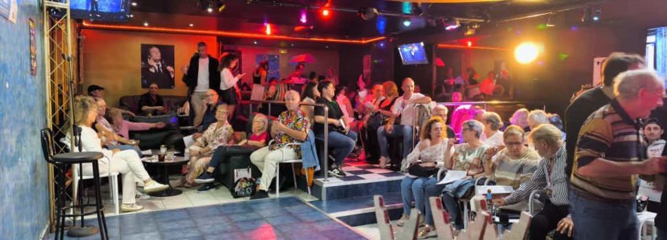 23 participantes en la semifinal del II Concurso de Karaoke de Vinaròs y este sábado, la gran final
