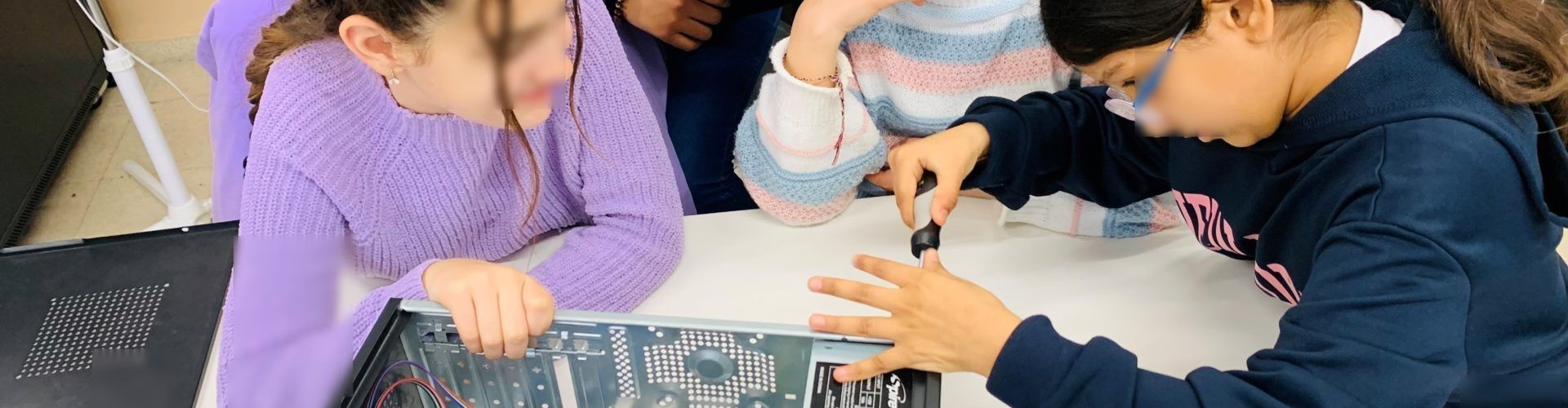 L’Institut Montsià guanya el Premi Alianza Steam pel talent femení al Girl’s Day