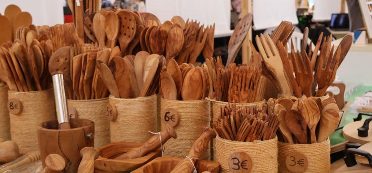 La Sénia torna a convertir-se en el gran aparador de l’artesania i el moble amb la XVII Fira d’Artesania de la Fusta i la XII Festa del Moble