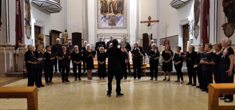 L’Orfeó Vinarossenc actua a Alcalà de Xivert en el Dia de la Comunitat Valenciana