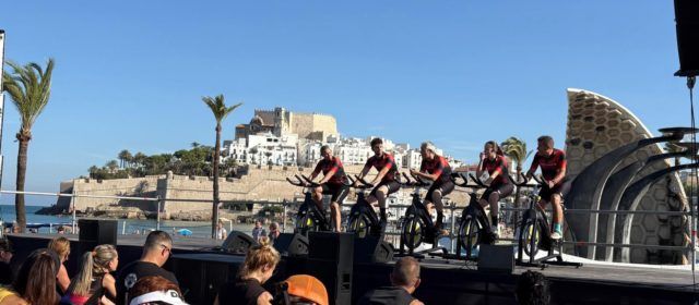 Peníscola pedala per la investigació del càncer infantil