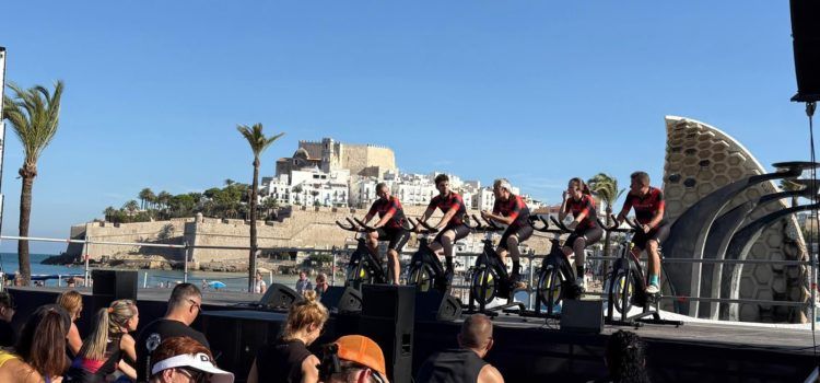 Peníscola pedala per la investigació del càncer infantil